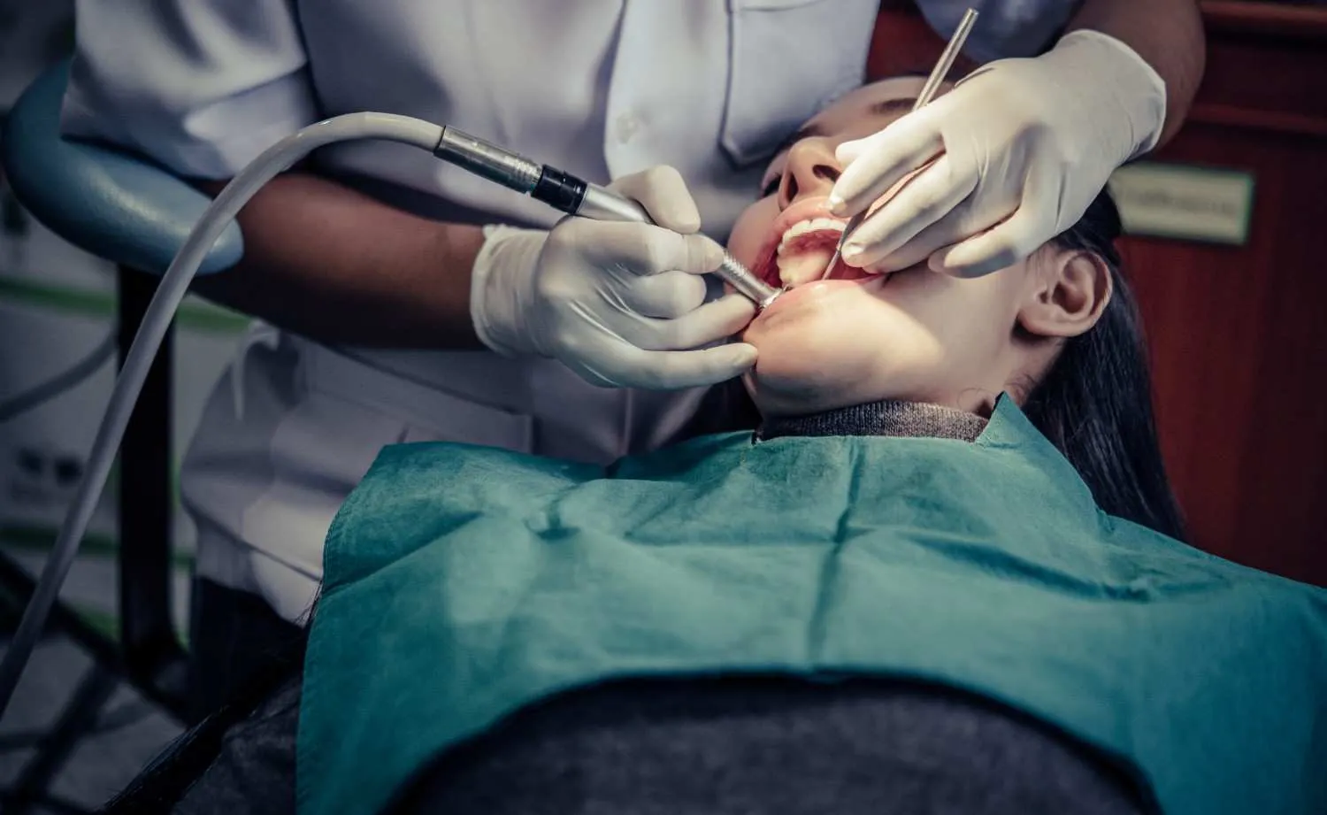 periodontal splinting of teeth