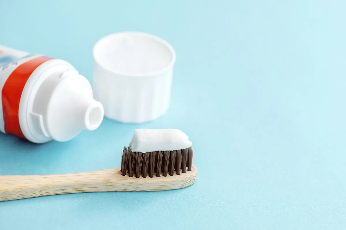 how to choose the right toothpaste for your teeth and gums